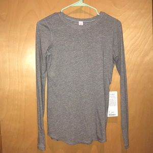 Ivivvia grey long sleeve new with tags